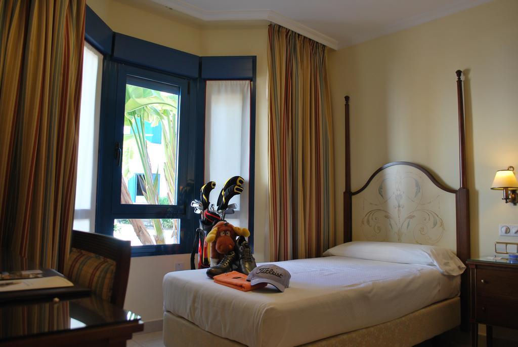 Single Room,968180824:JPEG